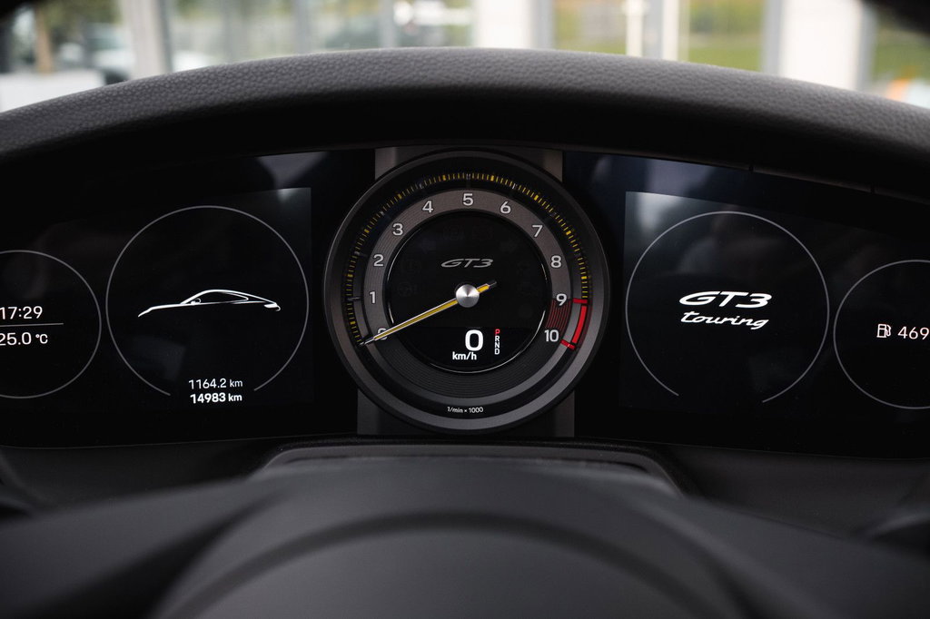 Porsche 992 GT3 Touring