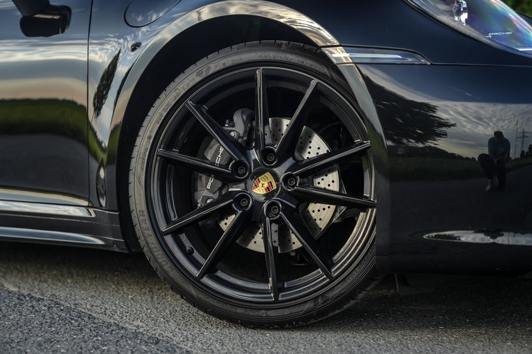 Porsche 992 Carrera
