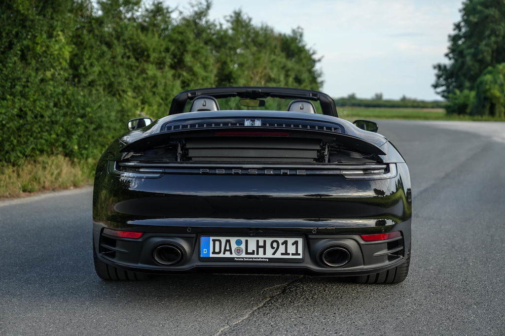 Porsche 992 Carrera