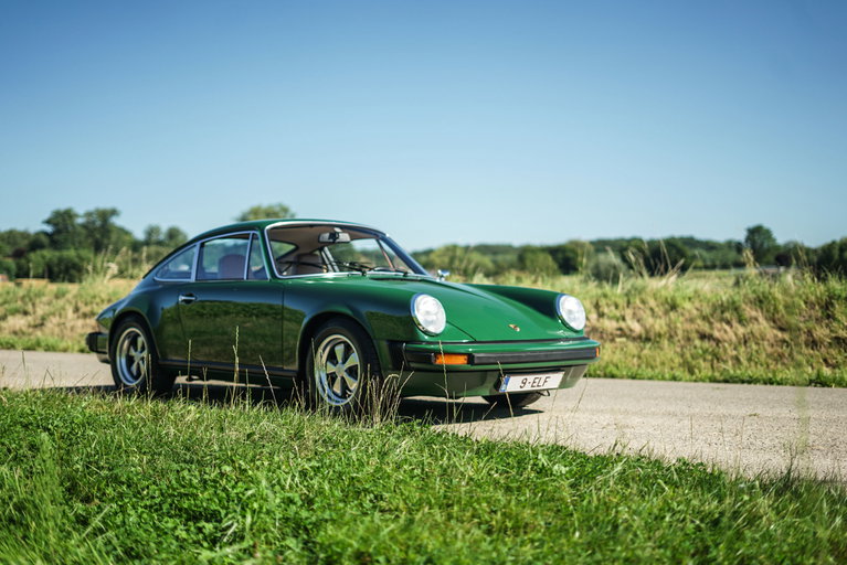 Porsche 911 Carrera 2.7