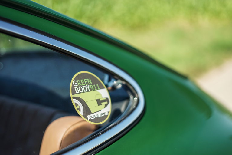 Porsche 911 Carrera 2.7