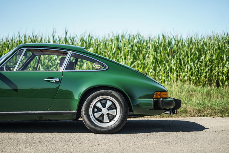Porsche 911 Carrera 2.7