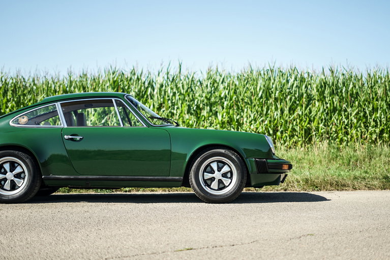 Porsche 911 Carrera 2.7