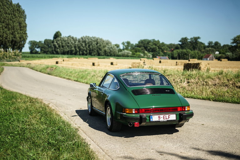 Porsche 911 Carrera 2.7