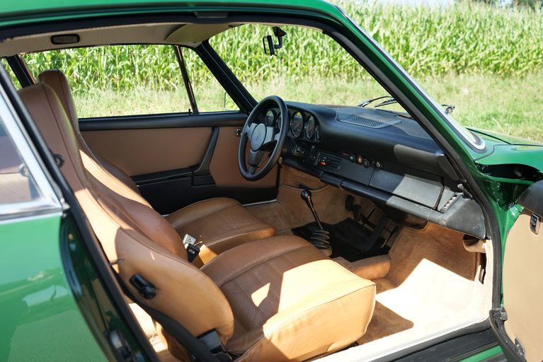 Porsche 911 Carrera 2.7