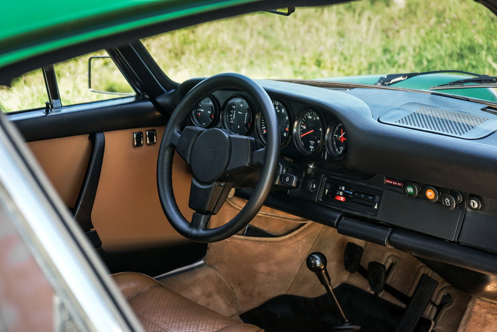 Porsche 911 Carrera 2.7