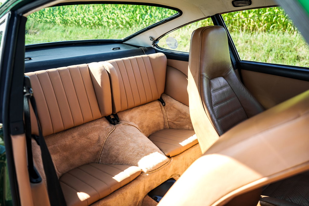 Porsche 911 Carrera 2.7