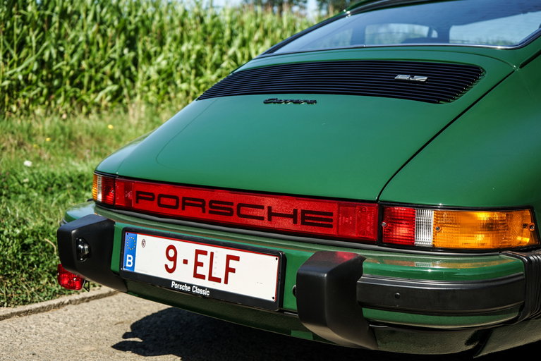 Porsche 911 Carrera 2.7