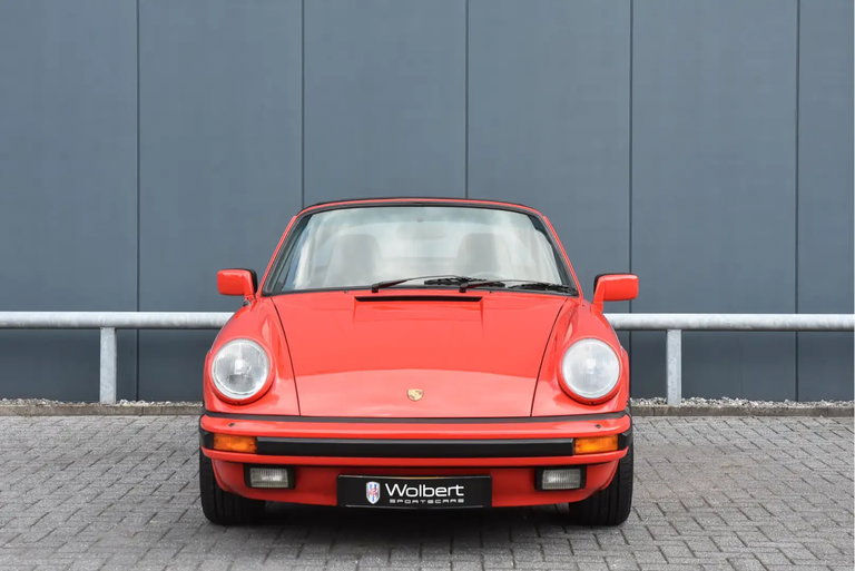 Porsche 911 Carrera 3.2