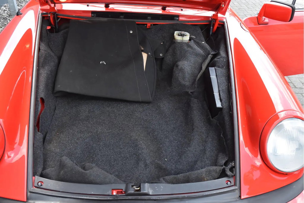 Porsche 911 Carrera 3.2