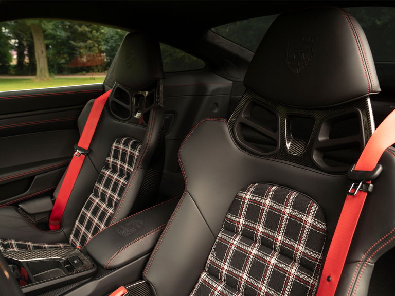 Porsche 992 GT3 Touring