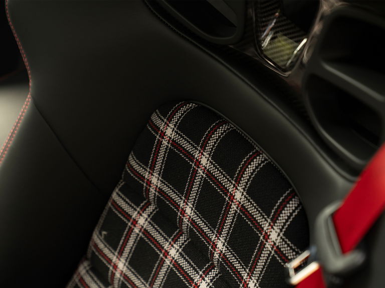 Porsche 992 GT3 Touring