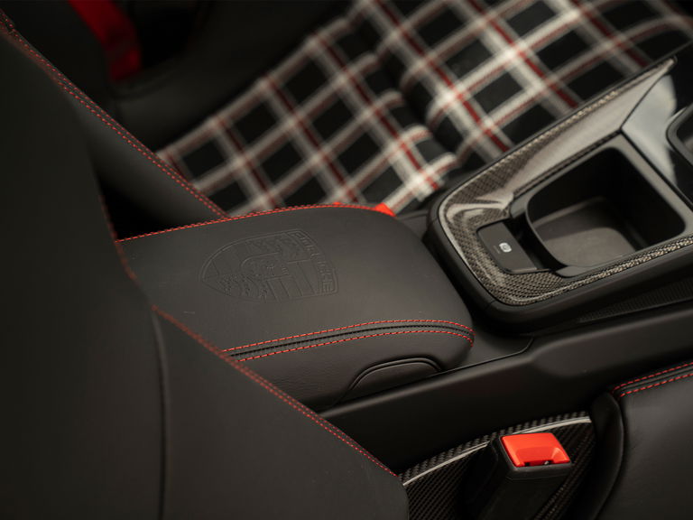 Porsche 992 GT3 Touring