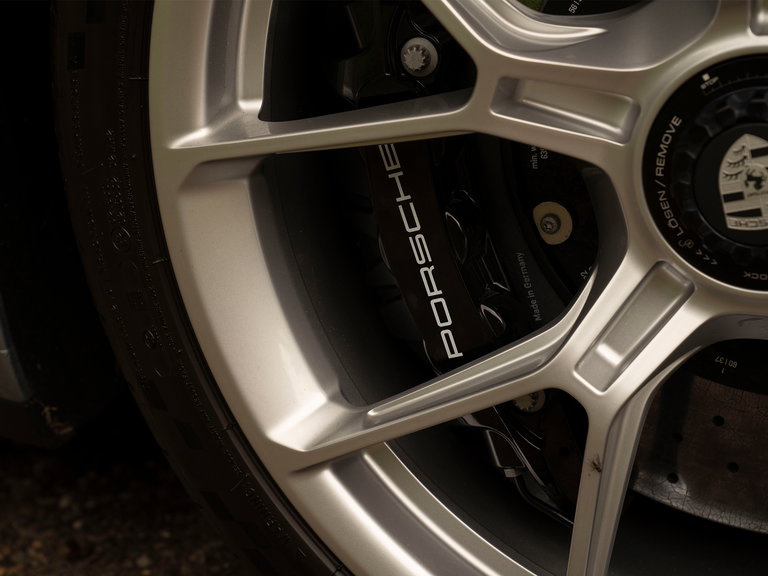 Porsche 992 GT3 Touring