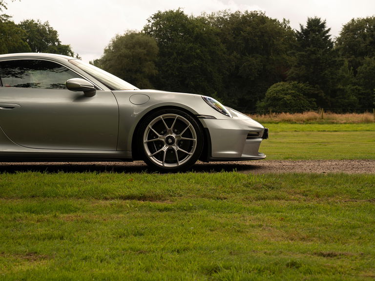 Porsche 992 GT3 Touring