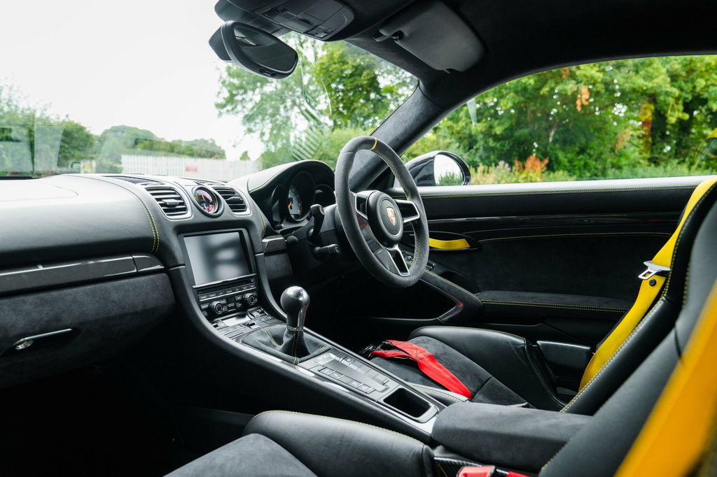 Porsche 981 Cayman GT4