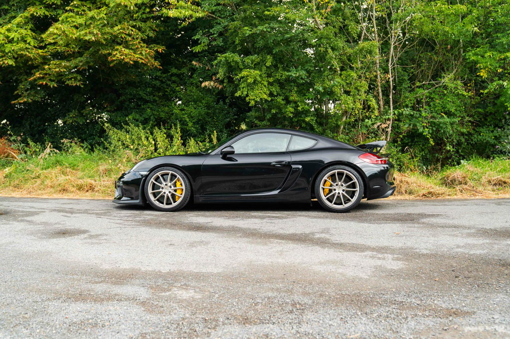 Porsche 981 Cayman GT4