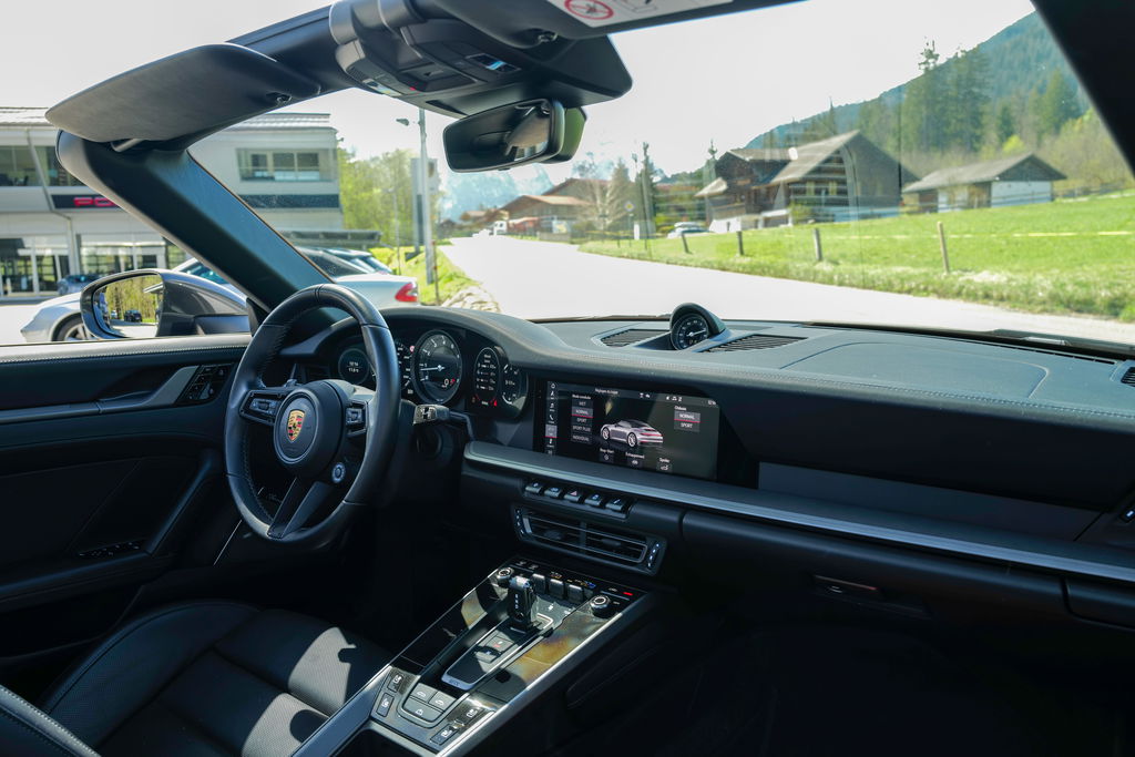 Porsche 992 Carrera 4S