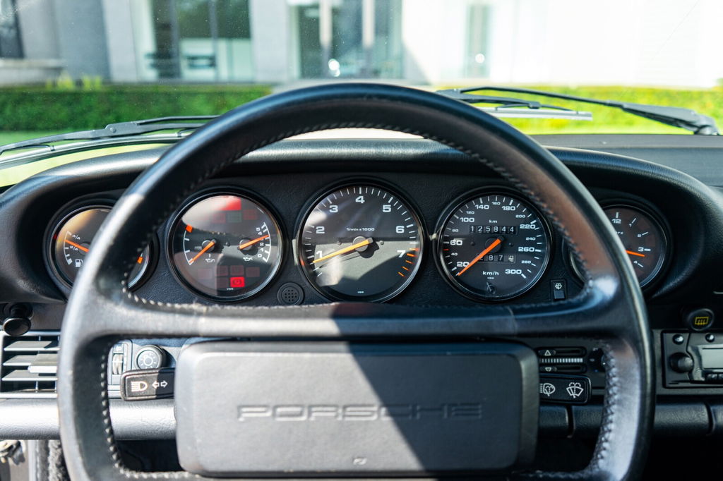 Porsche 964 Carrera 4