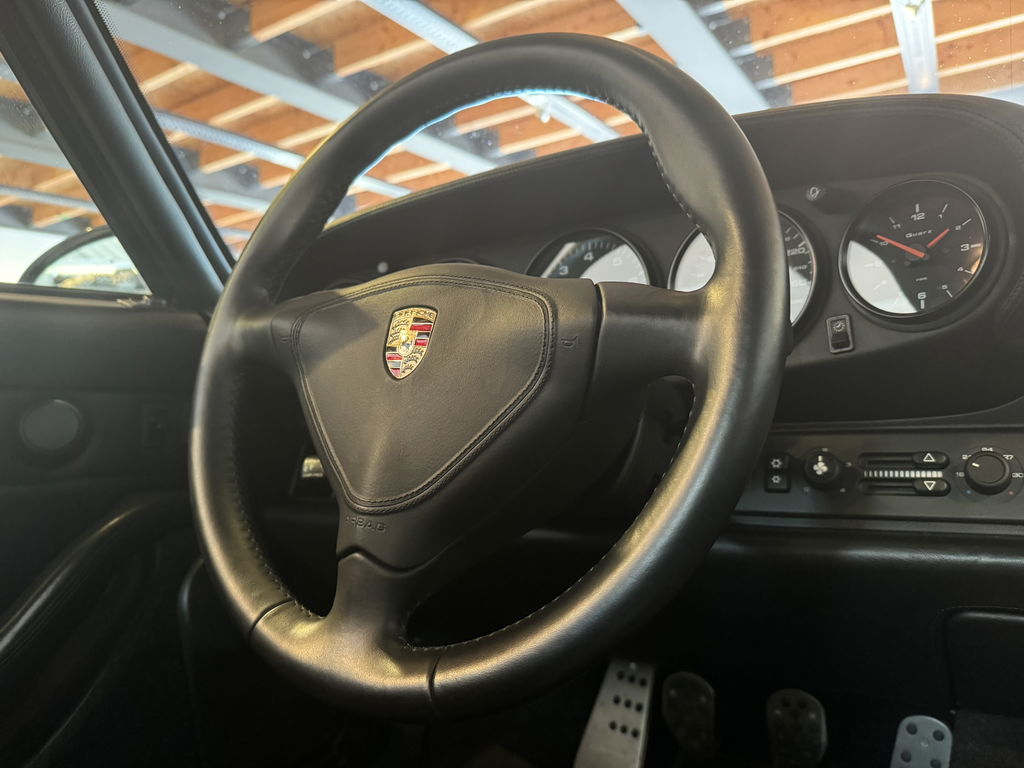 Porsche 993 Carrera 4S