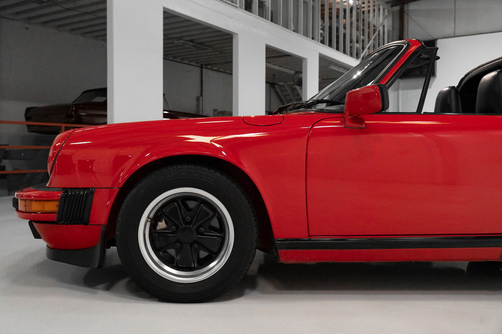 Porsche 911 Carrera 3.2 (US)