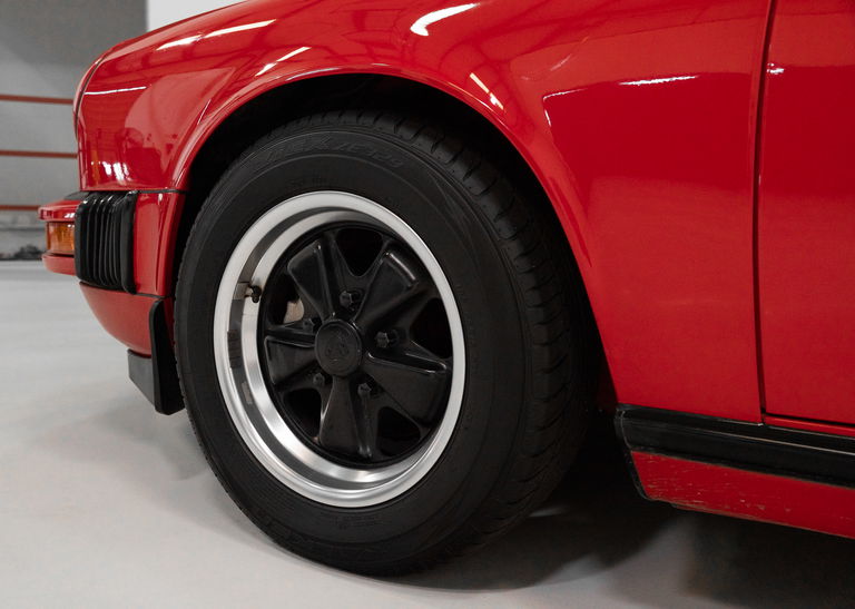 Porsche 911 Carrera 3.2 (US)