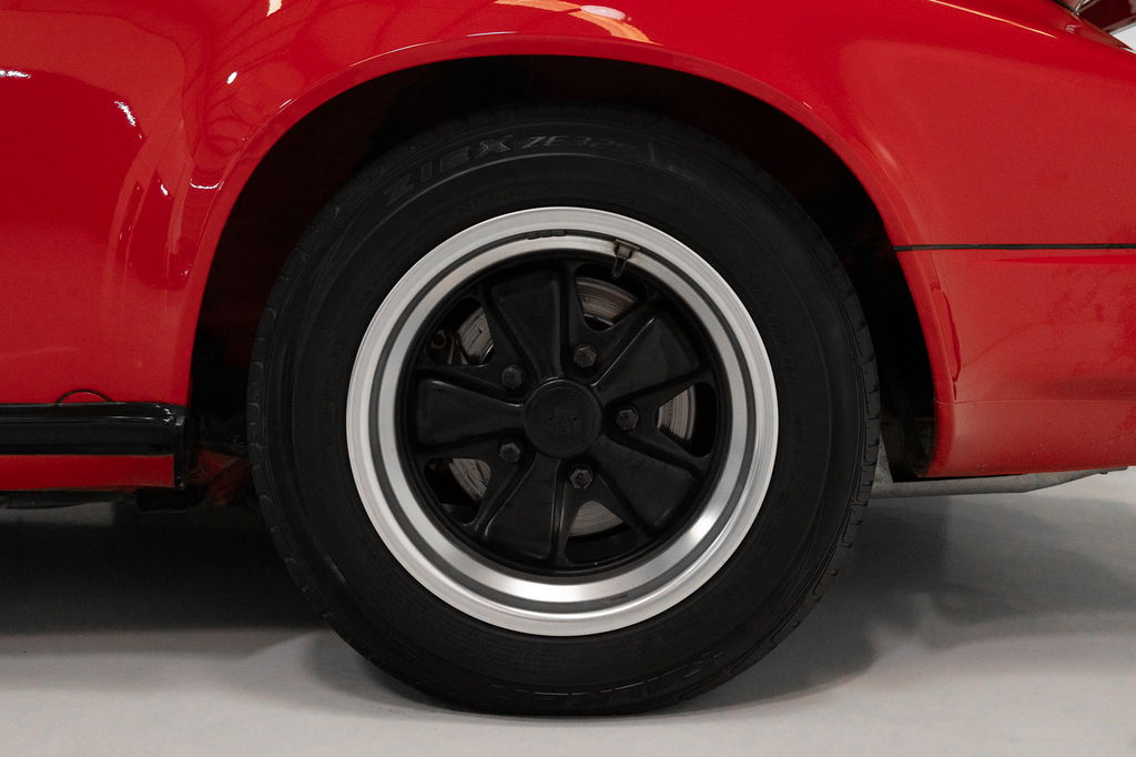 Porsche 911 Carrera 3.2 (US)