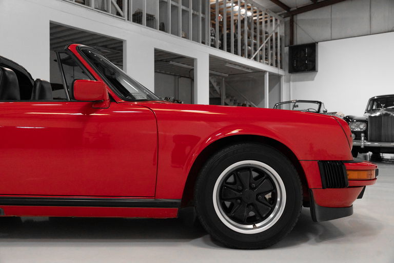 Porsche 911 Carrera 3.2 (US)