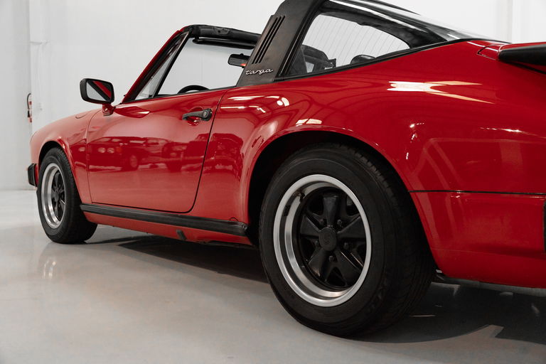 Porsche 911 Carrera 3.2 (US)