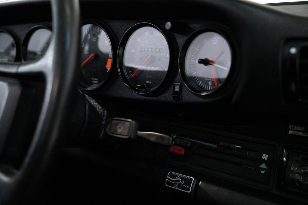 Porsche 911 Carrera 3.2 (US)