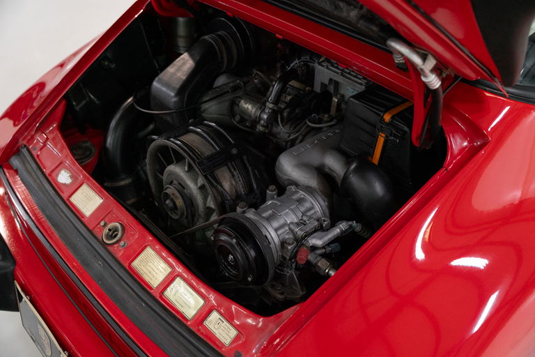 Porsche 911 Carrera 3.2 (US)