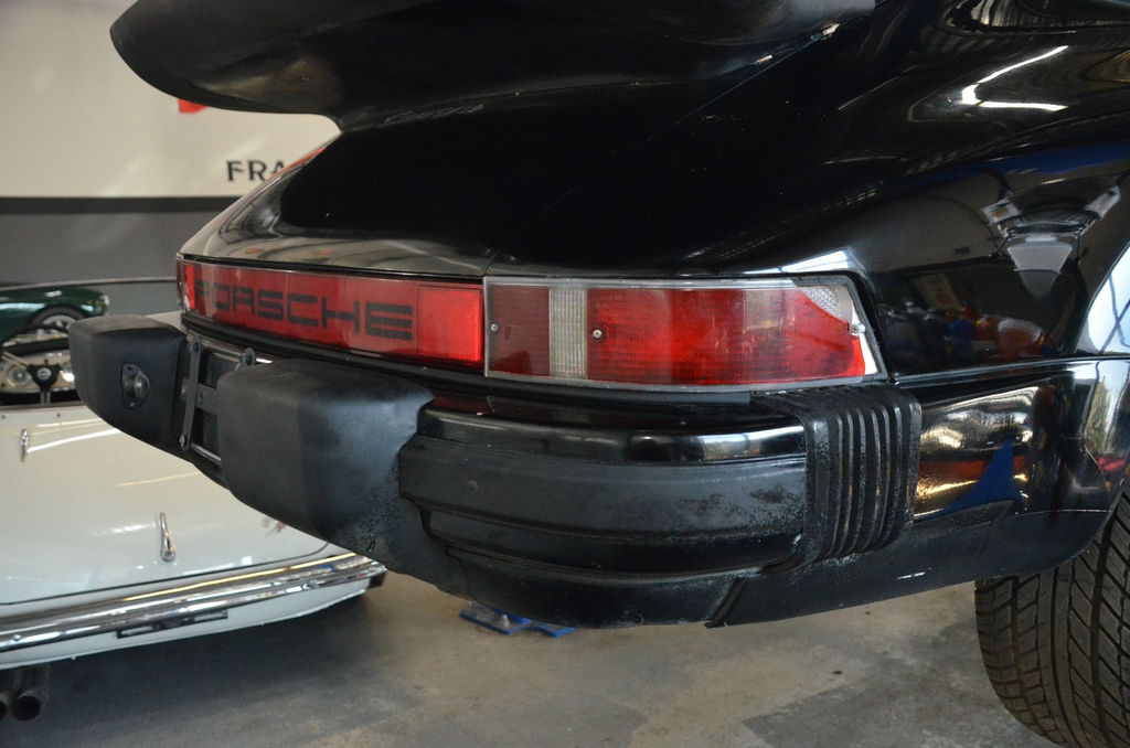 Porsche 911 Carrera 3.2 (US)