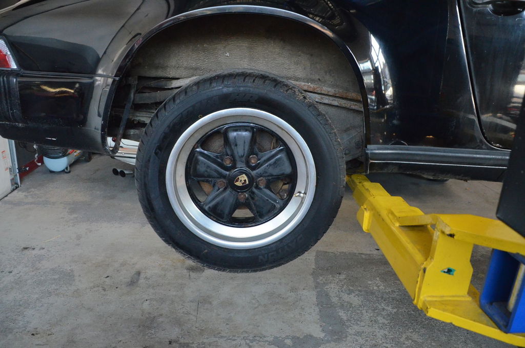 Porsche 911 Carrera 3.2 (US)