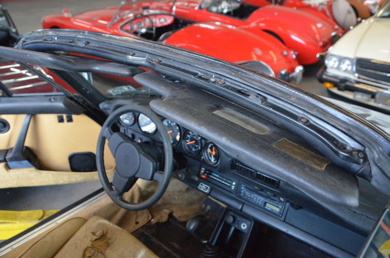 Porsche 911 Carrera 3.2 (US)