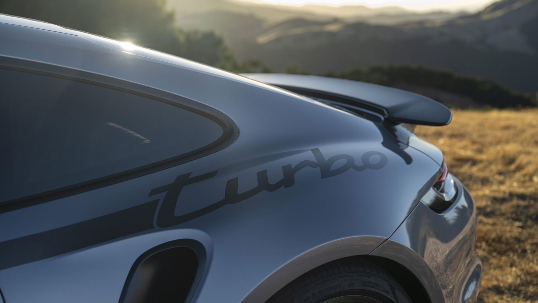 Porsche 992 Turbo 50 Jahre / Porsche 911 Turbo 50 Jahre Schriftzug vom 930 Prototyp