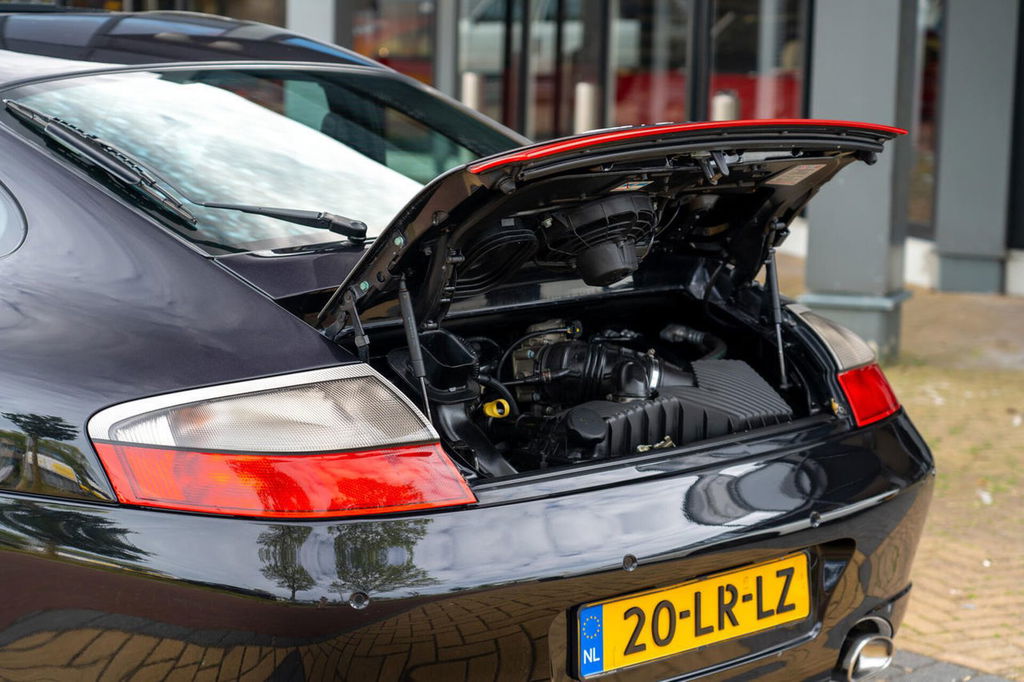 Porsche 996 Carrera 4S