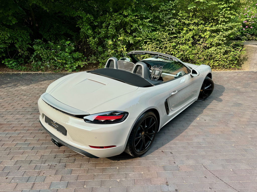Porsche 718 Boxster