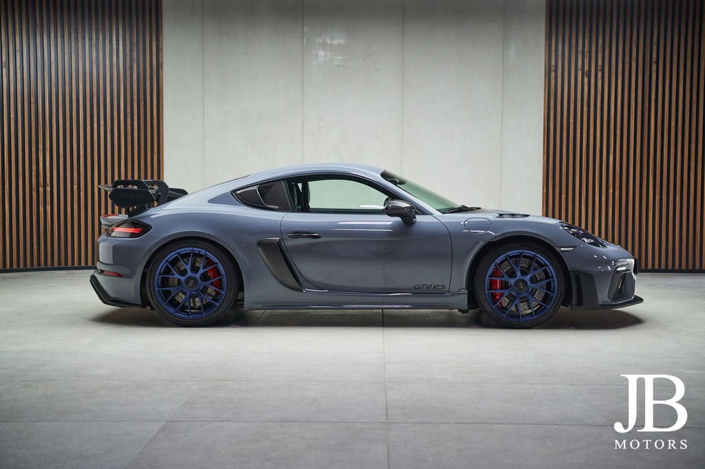 Porsche 718 Cayman GT4 RS