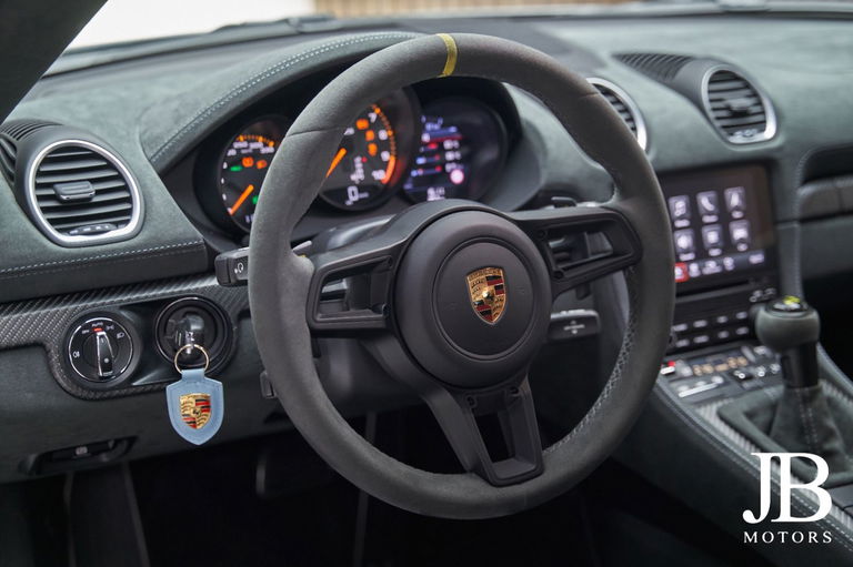 Porsche 718 Cayman GT4 RS