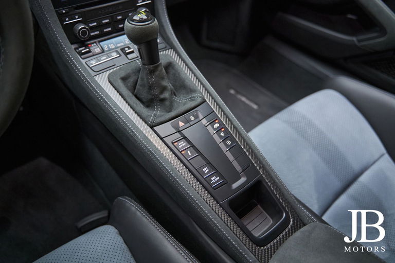 Porsche 718 Cayman GT4 RS