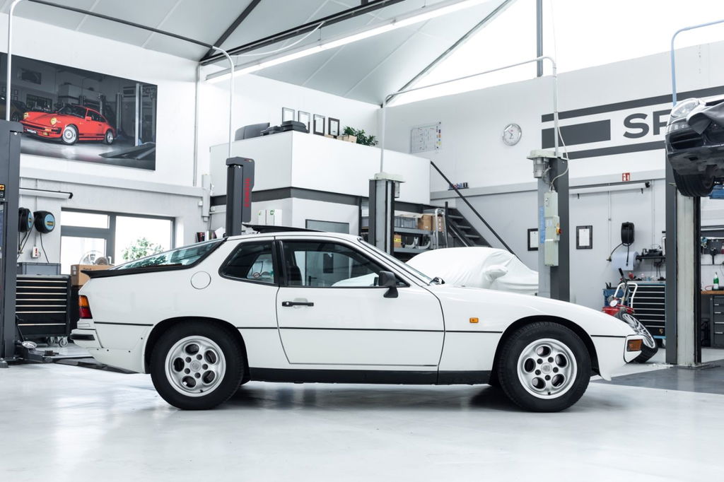 Porsche 924 S