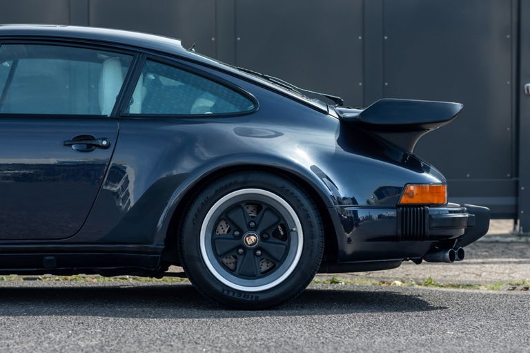 Porsche 911 Turbo 3.3