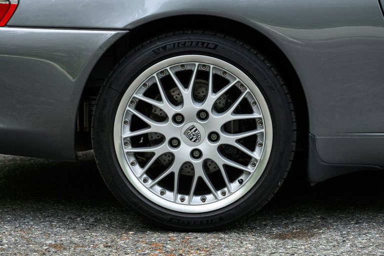 Porsche 996.2 Carrera