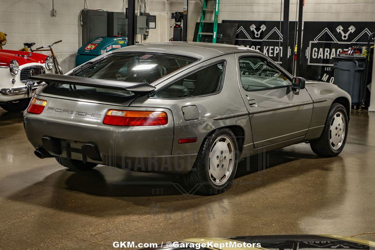Porsche 928 S4