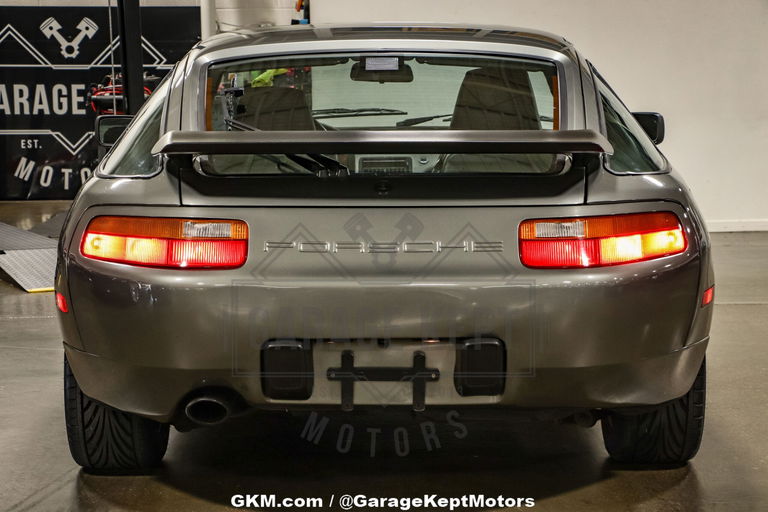 Porsche 928 S4