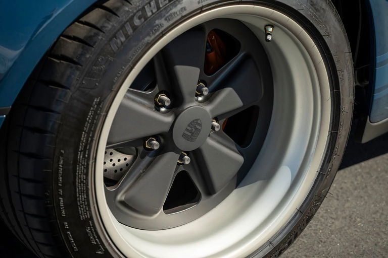 Porsche 911 Reimagined by Singer