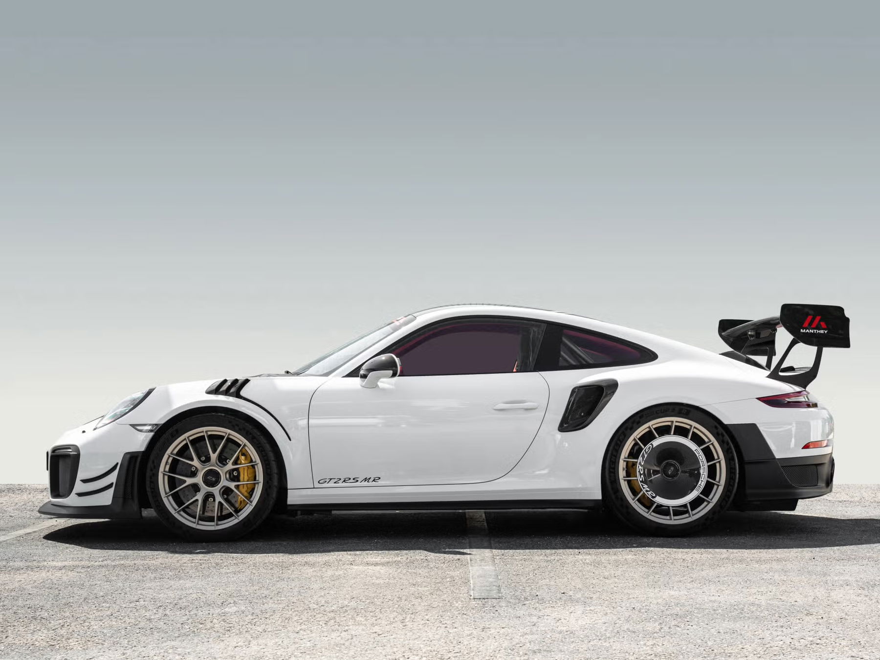 Porsche GT2RS カタログ Porsche GT2RS カタログ True to the motto