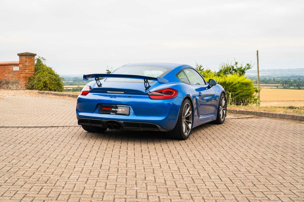Porsche 981 Cayman GT4
