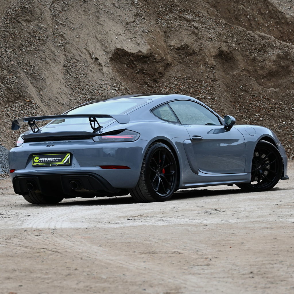 Porsche 718 Cayman GT4