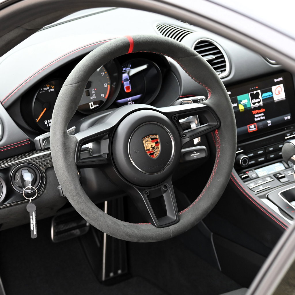 Porsche 718 Cayman GT4